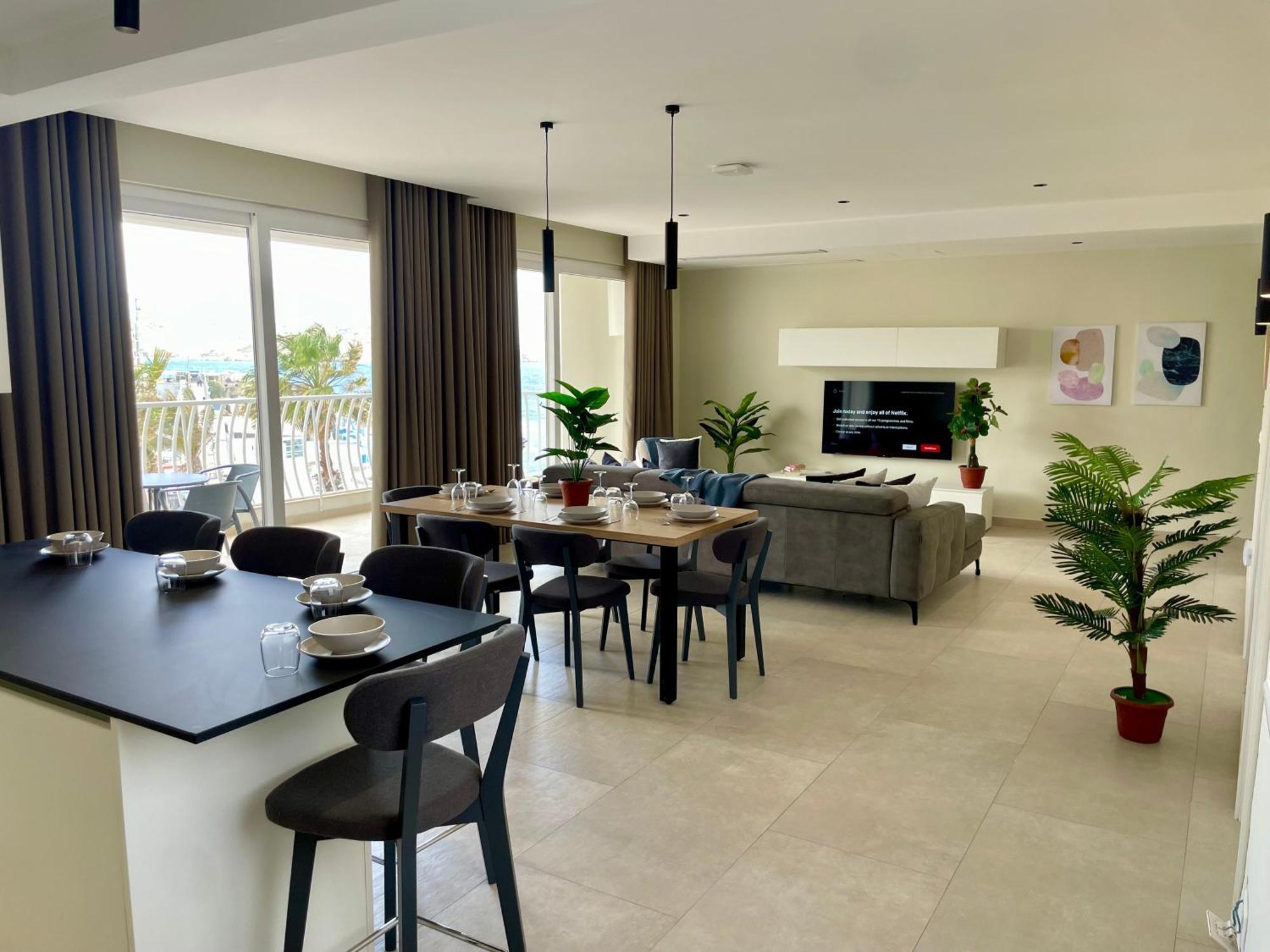 Bugibba Square Seafront Lux Apartments By Holi 세인트폴스베이 외부 사진
